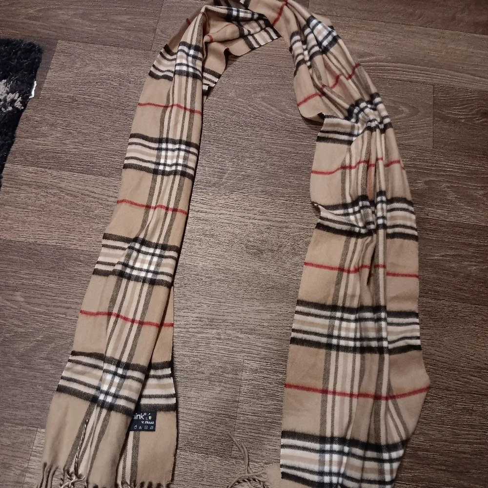 V.FRAAS Classic Tan Plaid Scarf
